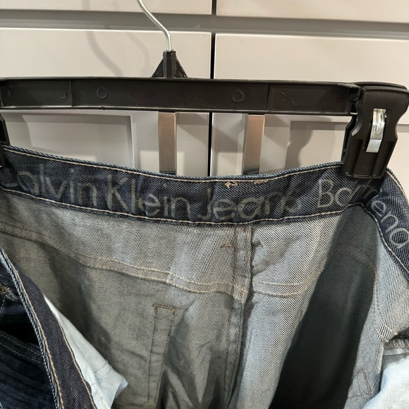 Calvin Klein Boyfriend Jeans Size 16 - 33” inseam - Picture 5 of 6